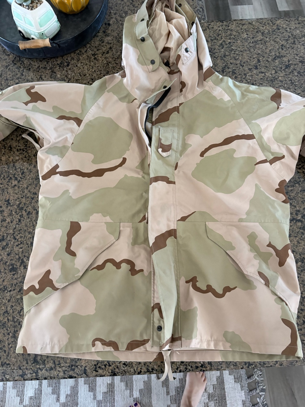 genuine U.S. Military Generation I or II ECWCS (Extended Cold Weather Clothing L